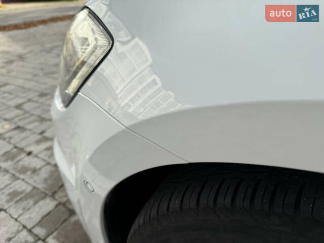 Белый Фольксваген e-Golf, объемом двигателя 0 л и пробегом 84 тыс. км за 14200 $, фото 23 на Automoto.ua