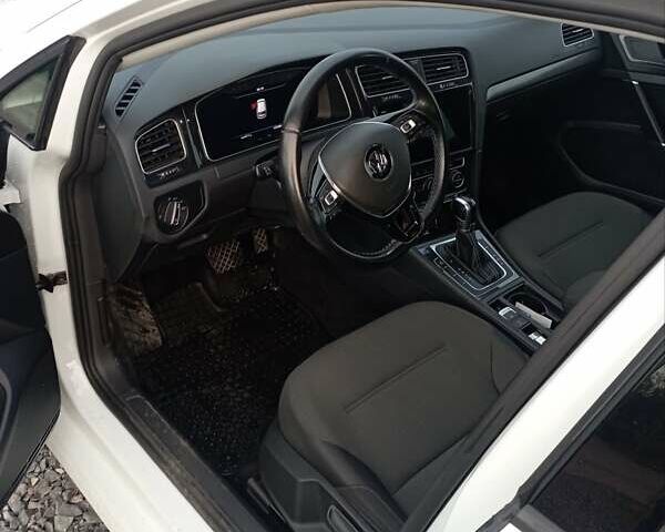 Білий Фольксваген e-Golf, об'ємом двигуна 0 л та пробігом 132 тис. км за 13000 $, фото 8 на Automoto.ua