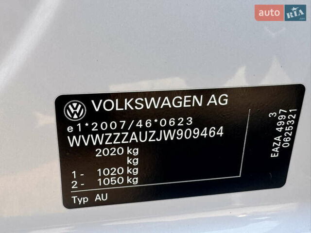 Белый Фольксваген e-Golf, объемом двигателя 0 л и пробегом 165 тыс. км за 13500 $, фото 15 на Automoto.ua