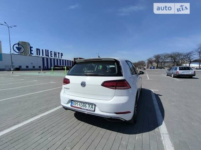 Белый Фольксваген e-Golf, объемом двигателя 0 л и пробегом 30 тыс. км за 17700 $, фото 6 на Automoto.ua