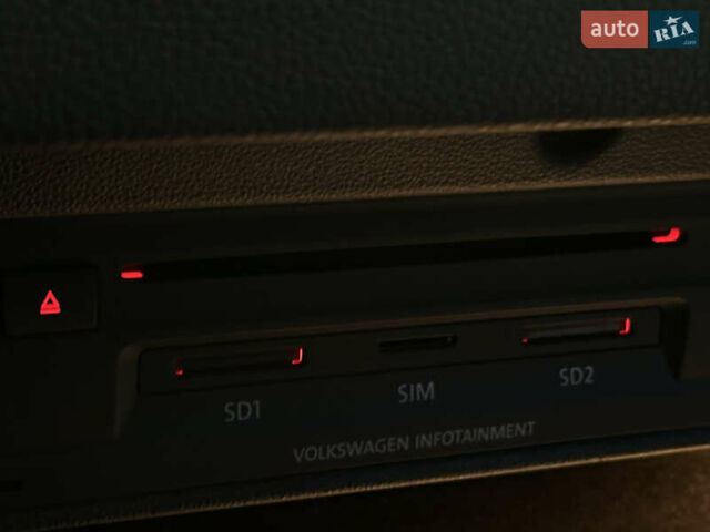 Білий Фольксваген e-Golf, об'ємом двигуна 0 л та пробігом 60 тис. км за 15490 $, фото 25 на Automoto.ua