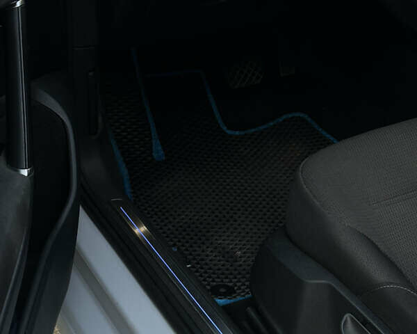 Белый Фольксваген e-Golf, объемом двигателя 0 л и пробегом 156 тыс. км за 12300 $, фото 23 на Automoto.ua