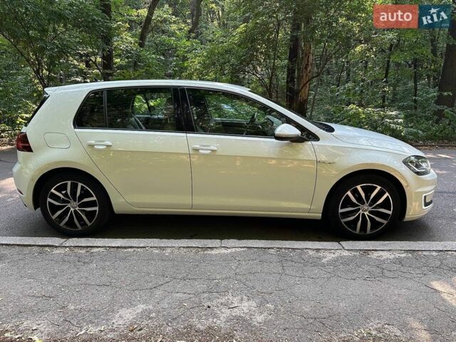 Білий Фольксваген e-Golf, об'ємом двигуна 0 л та пробігом 116 тис. км за 14200 $, фото 16 на Automoto.ua
