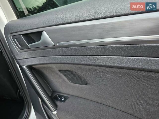 Білий Фольксваген e-Golf, об'ємом двигуна 0 л та пробігом 112 тис. км за 15950 $, фото 24 на Automoto.ua