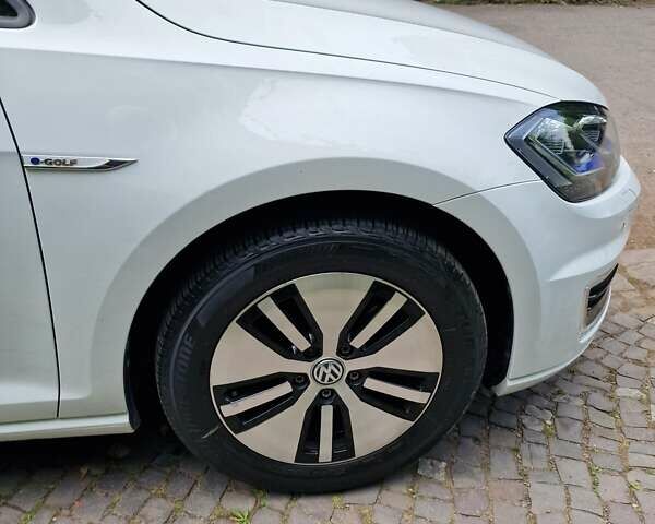 Білий Фольксваген e-Golf, об'ємом двигуна 0 л та пробігом 80 тис. км за 14300 $, фото 9 на Automoto.ua
