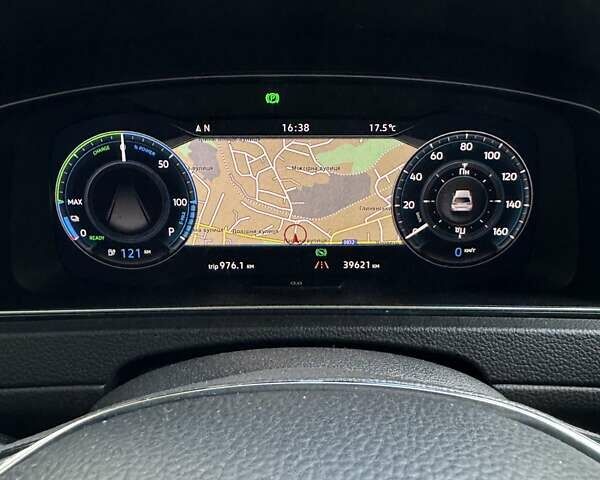 Білий Фольксваген e-Golf, об'ємом двигуна 0 л та пробігом 39 тис. км за 19500 $, фото 29 на Automoto.ua