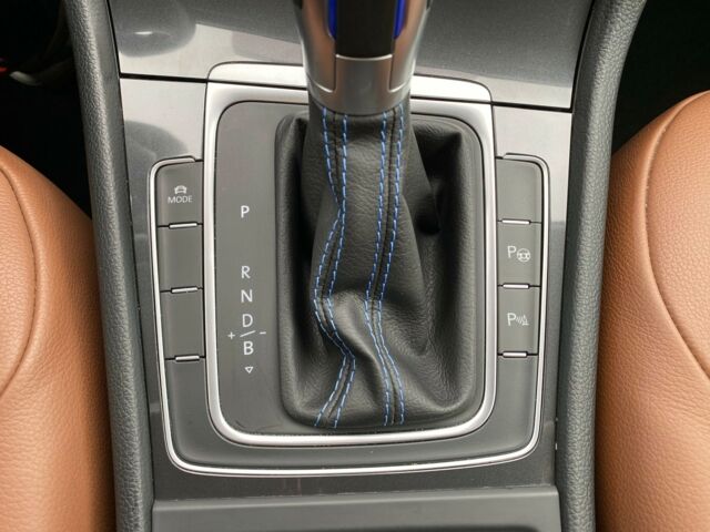 Белый Фольксваген e-Golf, объемом двигателя 0 л и пробегом 51 тыс. км за 16200 $, фото 41 на Automoto.ua