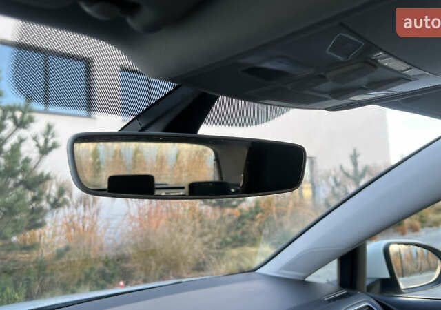 Белый Фольксваген e-Golf, объемом двигателя 0 л и пробегом 84 тыс. км за 13250 $, фото 130 на Automoto.ua