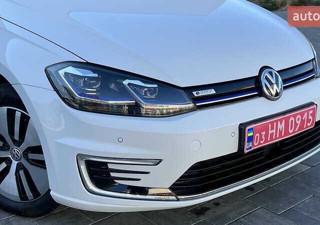 Белый Фольксваген e-Golf, объемом двигателя 0 л и пробегом 84 тыс. км за 13250 $, фото 24 на Automoto.ua