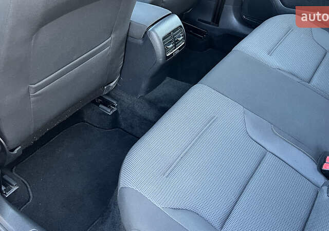 Белый Фольксваген e-Golf, объемом двигателя 0 л и пробегом 84 тыс. км за 13250 $, фото 72 на Automoto.ua