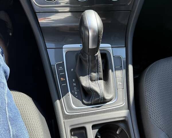 Білий Фольксваген e-Golf, об'ємом двигуна 0 л та пробігом 104 тис. км за 13700 $, фото 15 на Automoto.ua