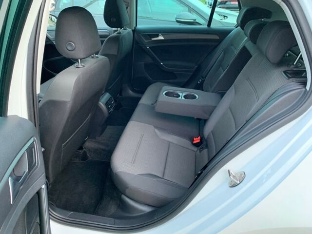 Білий Фольксваген e-Golf, об'ємом двигуна 0 л та пробігом 25 тис. км за 15700 $, фото 56 на Automoto.ua
