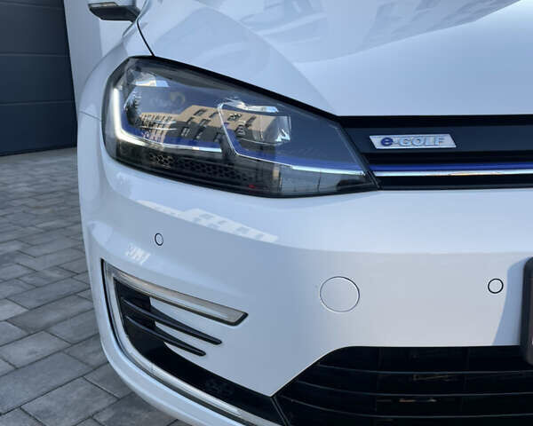 Білий Фольксваген e-Golf, об'ємом двигуна 0 л та пробігом 35 тис. км за 15600 $, фото 5 на Automoto.ua