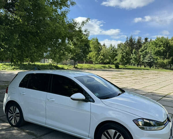 Білий Фольксваген e-Golf, об'ємом двигуна 0 л та пробігом 104 тис. км за 15700 $, фото 1 на Automoto.ua