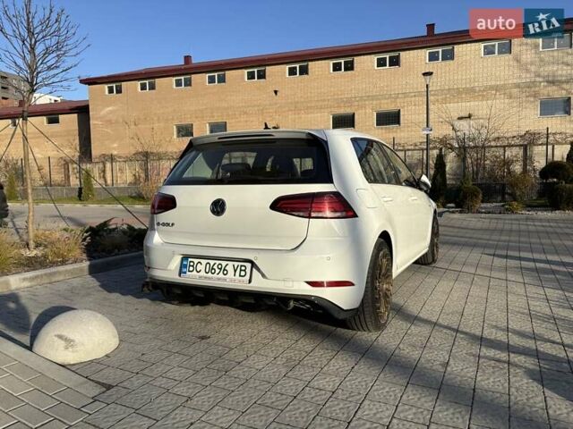 Белый Фольксваген e-Golf, объемом двигателя 0 л и пробегом 129 тыс. км за 12800 $, фото 4 на Automoto.ua