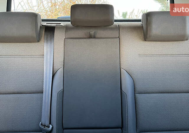 Белый Фольксваген e-Golf, объемом двигателя 0 л и пробегом 84 тыс. км за 13250 $, фото 78 на Automoto.ua