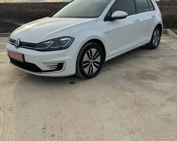 Білий Фольксваген e-Golf, об'ємом двигуна 0 л та пробігом 75 тис. км за 14650 $, фото 5 на Automoto.ua