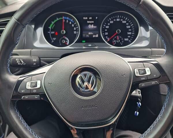 Білий Фольксваген e-Golf, об'ємом двигуна 0 л та пробігом 80 тис. км за 14300 $, фото 15 на Automoto.ua