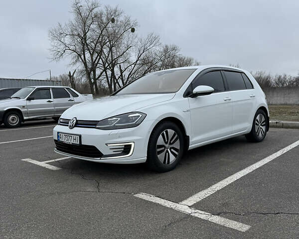 Білий Фольксваген e-Golf, об'ємом двигуна 0 л та пробігом 104 тис. км за 16699 $, фото 1 на Automoto.ua