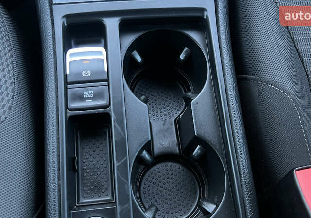 Белый Фольксваген e-Golf, объемом двигателя 0 л и пробегом 84 тыс. км за 13250 $, фото 113 на Automoto.ua