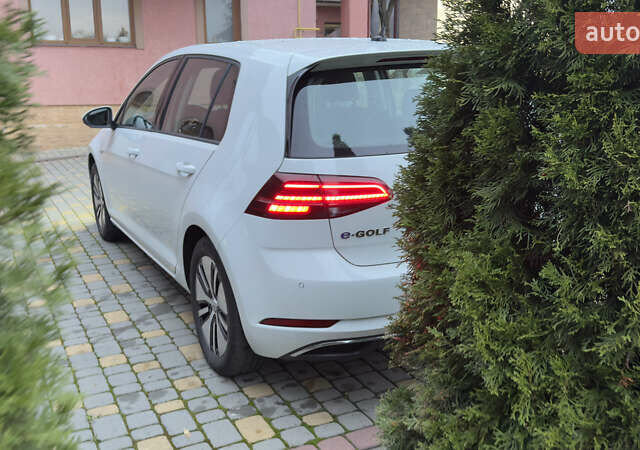Белый Фольксваген e-Golf, объемом двигателя 0 л и пробегом 88 тыс. км за 14500 $, фото 21 на Automoto.ua