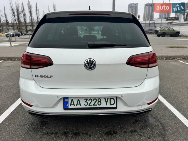Белый Фольксваген e-Golf, объемом двигателя 0 л и пробегом 117 тыс. км за 15800 $, фото 7 на Automoto.ua