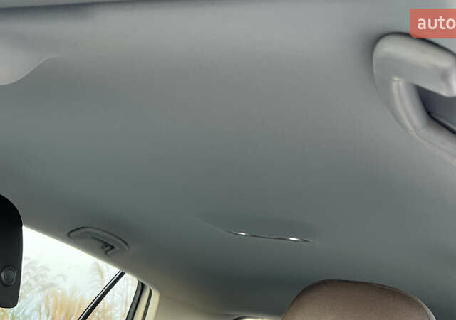 Белый Фольксваген e-Golf, объемом двигателя 0 л и пробегом 84 тыс. км за 13250 $, фото 131 на Automoto.ua