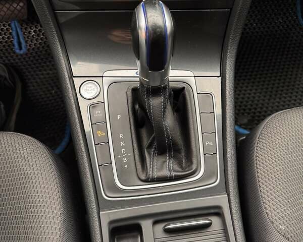 Белый Фольксваген e-Golf, объемом двигателя 0 л и пробегом 170 тыс. км за 13000 $, фото 22 на Automoto.ua
