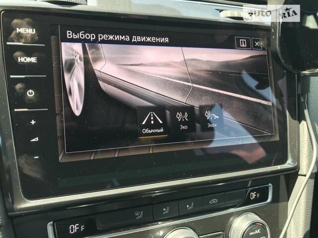 Белый Фольксваген e-Golf, объемом двигателя 0 л и пробегом 17 тыс. км за 15999 $, фото 25 на Automoto.ua