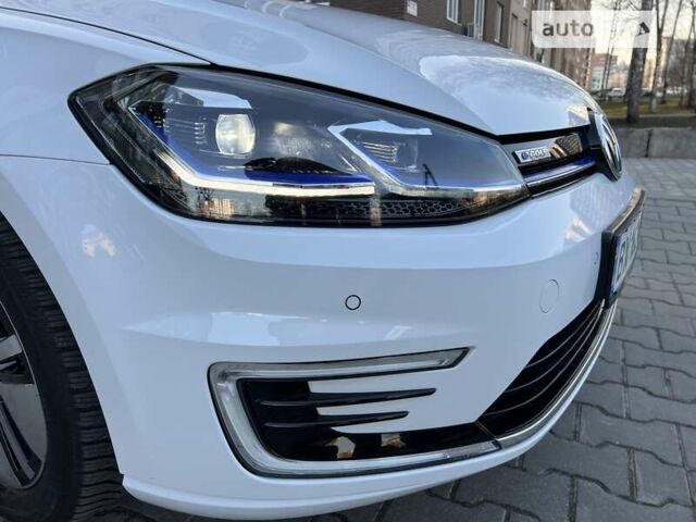 Білий Фольксваген e-Golf, об'ємом двигуна 0 л та пробігом 51 тис. км за 13500 $, фото 19 на Automoto.ua
