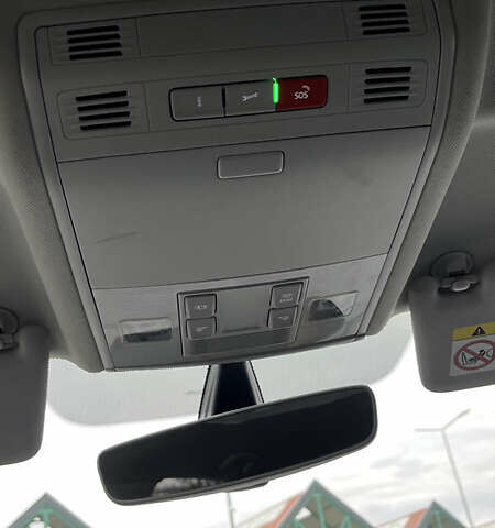 Белый Фольксваген e-Golf, объемом двигателя 0 л и пробегом 75 тыс. км за 15500 $, фото 15 на Automoto.ua