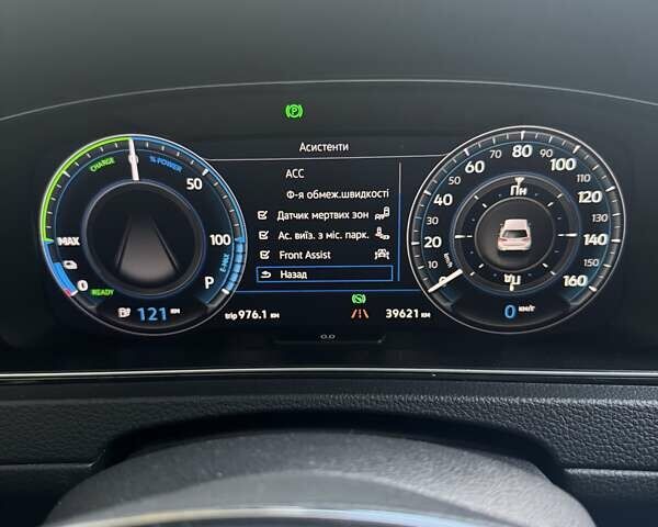 Білий Фольксваген e-Golf, об'ємом двигуна 0 л та пробігом 39 тис. км за 19500 $, фото 27 на Automoto.ua