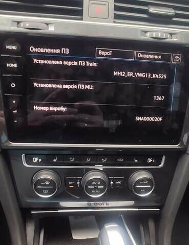 Белый Фольксваген e-Golf, объемом двигателя 0 л и пробегом 73 тыс. км за 13800 $, фото 3 на Automoto.ua