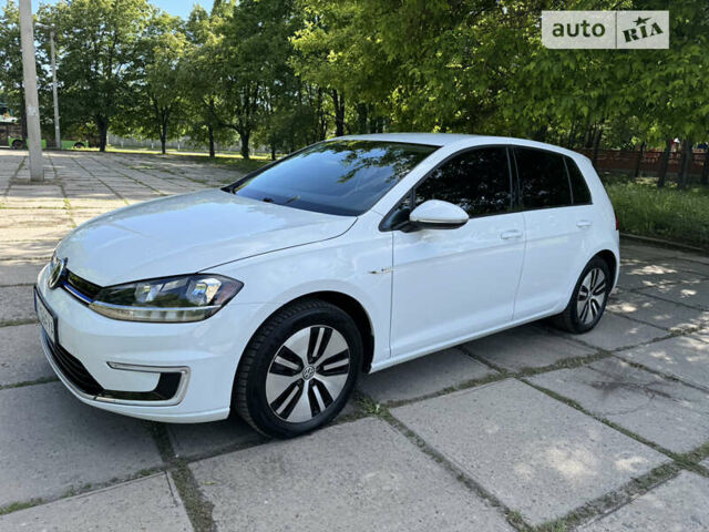 Білий Фольксваген e-Golf, об'ємом двигуна 0 л та пробігом 104 тис. км за 15700 $, фото 3 на Automoto.ua