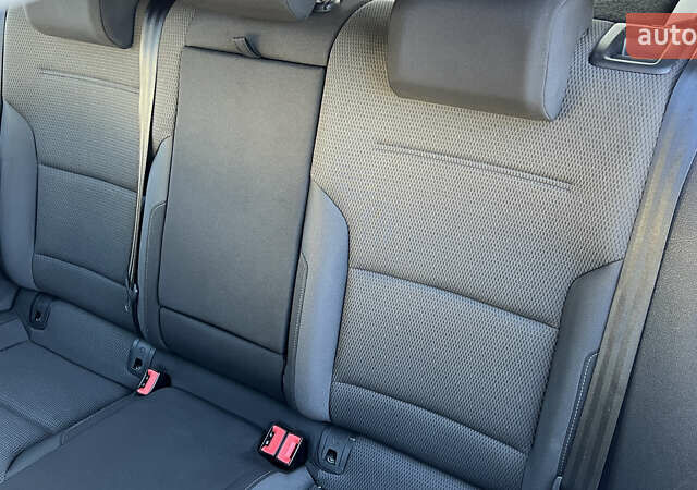 Белый Фольксваген e-Golf, объемом двигателя 0 л и пробегом 84 тыс. км за 13250 $, фото 71 на Automoto.ua