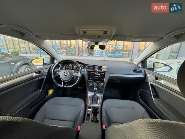 Білий Фольксваген e-Golf, об'ємом двигуна 0 л та пробігом 129 тис. км за 13400 $, фото 13 на Automoto.ua