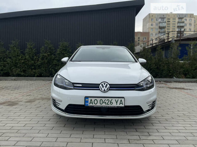 Белый Фольксваген e-Golf, объемом двигателя 0 л и пробегом 227 тыс. км за 13700 $, фото 2 на Automoto.ua