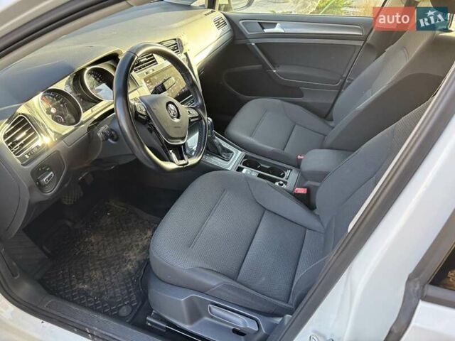 Білий Фольксваген e-Golf, об'ємом двигуна 0 л та пробігом 129 тис. км за 13400 $, фото 10 на Automoto.ua