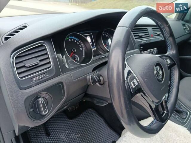 Білий Фольксваген e-Golf, об'ємом двигуна 0 л та пробігом 78 тис. км за 11600 $, фото 12 на Automoto.ua