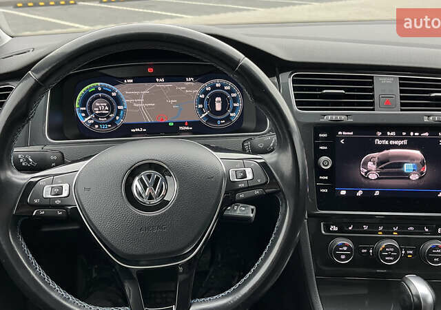 Белый Фольксваген e-Golf, объемом двигателя 0 л и пробегом 75 тыс. км за 15500 $, фото 1 на Automoto.ua