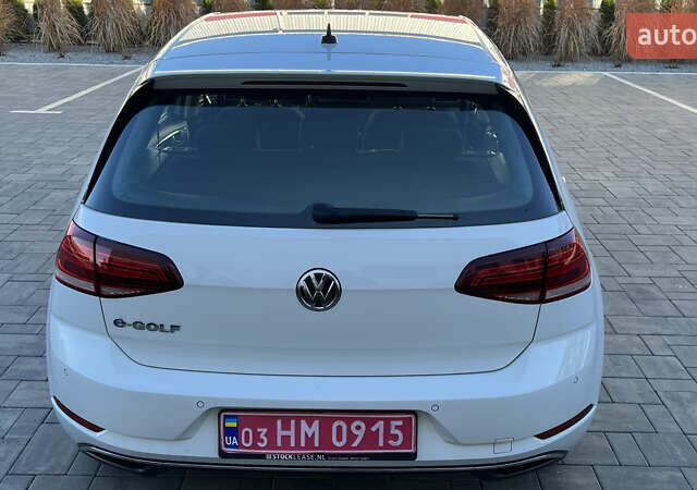 Белый Фольксваген e-Golf, объемом двигателя 0 л и пробегом 84 тыс. км за 13250 $, фото 18 на Automoto.ua