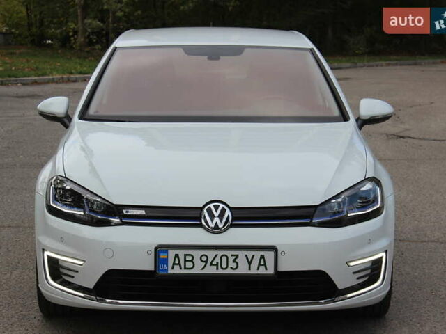 Белый Фольксваген e-Golf, объемом двигателя 0 л и пробегом 68 тыс. км за 14999 $, фото 6 на Automoto.ua