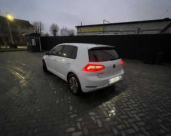 Белый Фольксваген e-Golf, объемом двигателя 0 л и пробегом 115 тыс. км за 16174 $, фото 7 на Automoto.ua