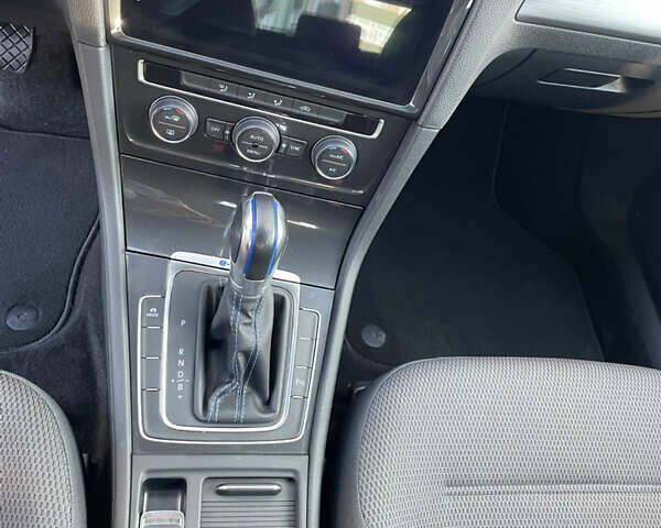 Білий Фольксваген e-Golf, об'ємом двигуна 0 л та пробігом 35 тис. км за 15600 $, фото 40 на Automoto.ua
