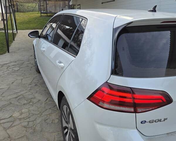 Білий Фольксваген e-Golf, об'ємом двигуна 0 л та пробігом 72 тис. км за 16300 $, фото 6 на Automoto.ua