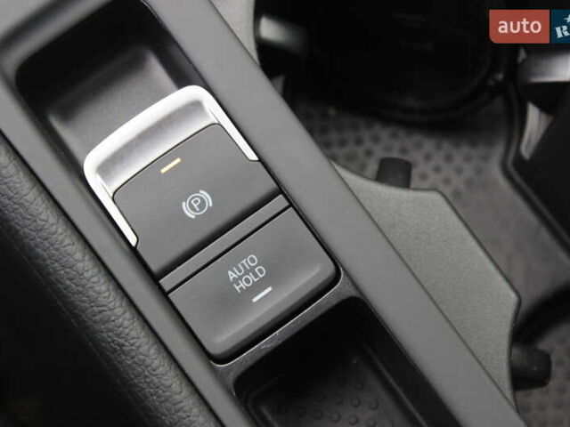 Белый Фольксваген e-Golf, объемом двигателя 0 л и пробегом 68 тыс. км за 14999 $, фото 42 на Automoto.ua