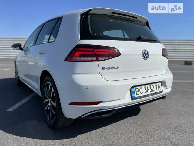 Білий Фольксваген e-Golf, об'ємом двигуна 0 л та пробігом 49 тис. км за 14599 $, фото 3 на Automoto.ua