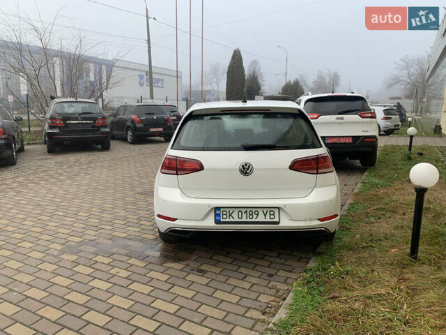Белый Фольксваген e-Golf, объемом двигателя 0 л и пробегом 146 тыс. км за 12650 $, фото 12 на Automoto.ua
