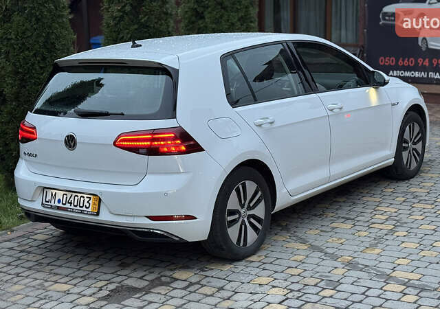 Белый Фольксваген e-Golf, объемом двигателя 0 л и пробегом 88 тыс. км за 14500 $, фото 12 на Automoto.ua