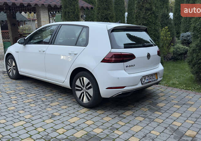 Белый Фольксваген e-Golf, объемом двигателя 0 л и пробегом 88 тыс. км за 14500 $, фото 7 на Automoto.ua